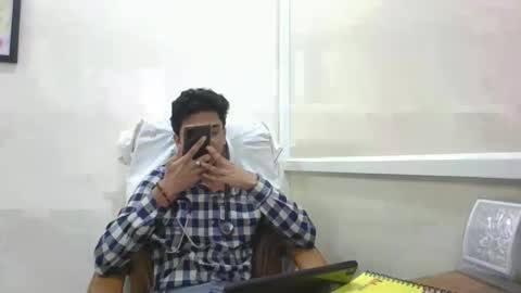 Snapshot of maskboyz2003 chatting on 5, 2, 2025 maskboyz2003 online show from 5, 2, 2025