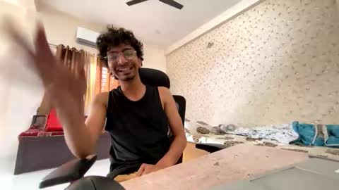 Snapshot of maskboyz2003 chatting on 25, 10, 2025 maskboyz2003 online show from 25, 10, 2025