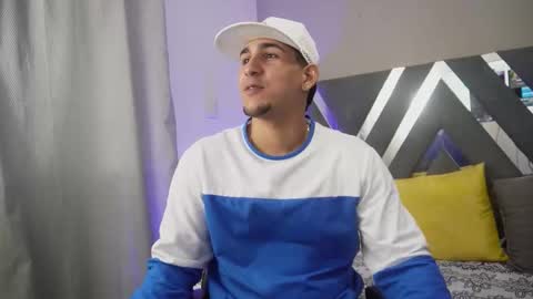 Snapshot of massimo_vidal chatting on 4, 10, 2025 massimo_vidal online show from 4, 10, 2025