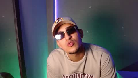 Snapshot of massimo_vidal chatting on 5, 12, 2025 massimo_vidal online show from 5, 12, 2025