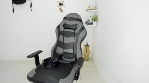 Snapshot of masteralda09 chatting on 4, 12, 2025 Alpha junior online show from 4, 12, 2025