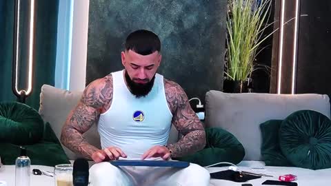 Snapshot of masterkingofmuscle chatting on 21, 1, 2025 masterkingofmuscle online show from 21, 1, 2025