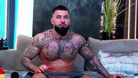 Snapshot of masterkingofmuscle chatting on 14, 2, 2025 masterkingofmuscle online show from 14, 2, 2025