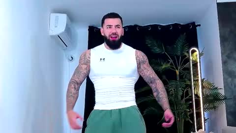 Snapshot of masterkingofmuscle chatting on 6, 11, 2025 masterkingofmuscle online show from 6, 11, 2025