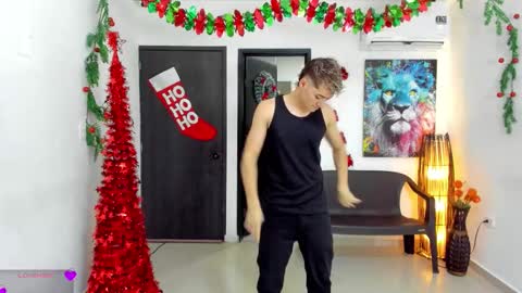 Snapshot of masters_sexx chatting on 28, 11, 2025 Team Cris Darwin- Fernando- Stiven- David online show from 28, 11, 2025