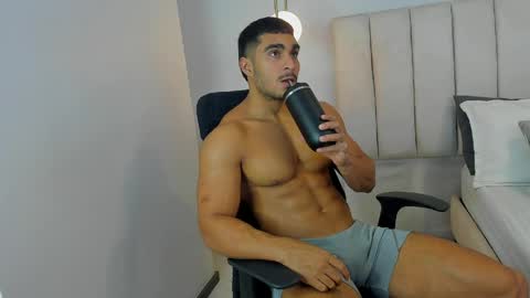 Snapshot of mateozar chatting on 22, 4, 2026 Mateo Zar online show from 22, 4, 2026