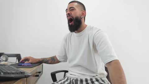 Matheus     online show from 17, 12, 2024