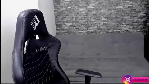 Mathew Independent model online show from 19, 4, 2026