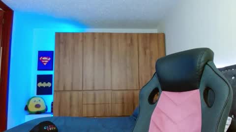 Snapshot of mathewhot3 chatting on 15, 11, 2025 mathewhot3 online show from 15, 11, 2025