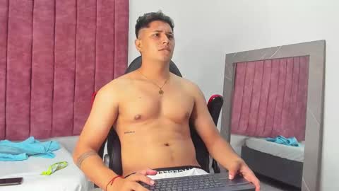 mathias cocks online show from 4, 12, 2024