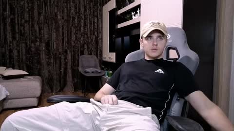 Snapshot of matt_aniston chatting on 7, 2, 2025 Matt online show from 7, 2, 2025