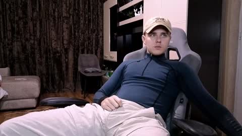 Snapshot of matt_aniston chatting on 9, 2, 2025 Matt online show from 9, 2, 2025