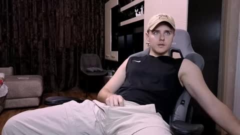 Snapshot of matt_aniston chatting on 11, 2, 2025 Matt online show from 11, 2, 2025