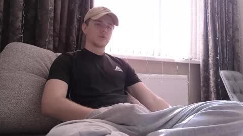 Snapshot of matt_aniston chatting on 8, 3, 2025 Matt online show from 8, 3, 2025