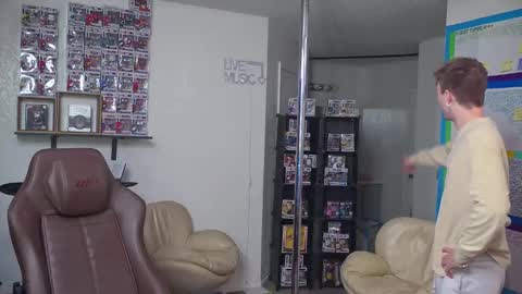 Snapshot of mattcashxxx chatting on 10, 3, 2025 Matt Cash online show from 10, 3, 2025