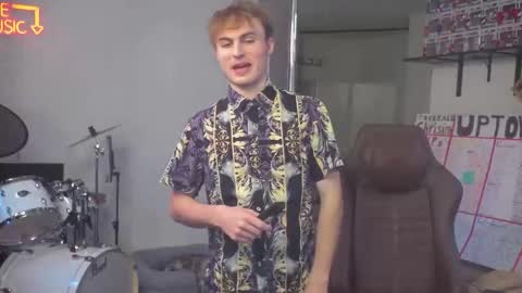 Snapshot of mattcashxxx chatting on 4, 10, 2025 Matt Cash online show from 4, 10, 2025