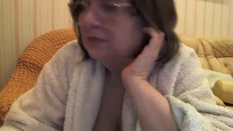 Snapshot of mature_cat chatting on 7, 1, 2025 Cat online show from 7, 1, 2025