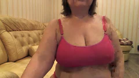 Snapshot of mature_cat chatting on 25, 1, 2025 Cat online show from 25, 1, 2025