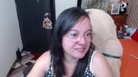Snapshot of mature_wolf chatting on 4, 12, 2025 Sonia online show from 4, 12, 2025