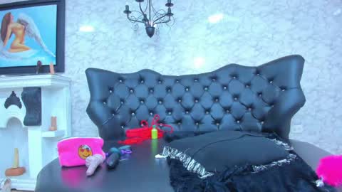 Alicia      STREAMING SCHEDULE 1400 - 2130 GMT-5 online show from 23, 1, 2025