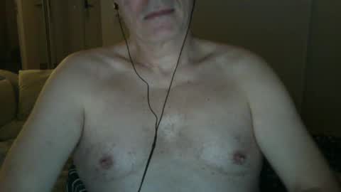 Snapshot of maturehotman chatting on 7, 1, 2025 maturehotman online show from 7, 1, 2025