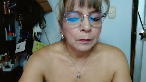 Snapshot of maturetigress4c chatting on 17, 12, 2025 Cecilia online show from 17, 12, 2025