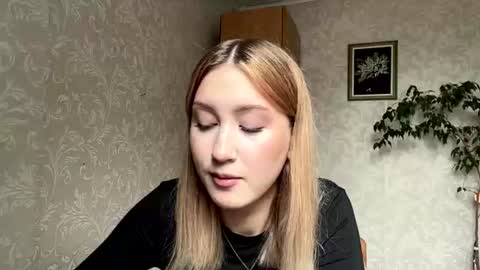Mia online show from 18, 7, 2026