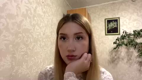 Mia online show from 28, 7, 2026