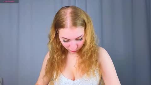 Snapshot of maureencoombs chatting on 24, 9, 2025 maureencoombs online show from 24, 9, 2025