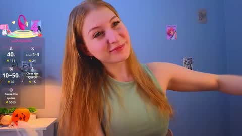 Snapshot of maureencoombs chatting on 7, 11, 2025 maureencoombs online show from 7, 11, 2025