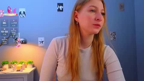 Snapshot of maureencoombs chatting on 16, 11, 2025 maureencoombs online show from 16, 11, 2025