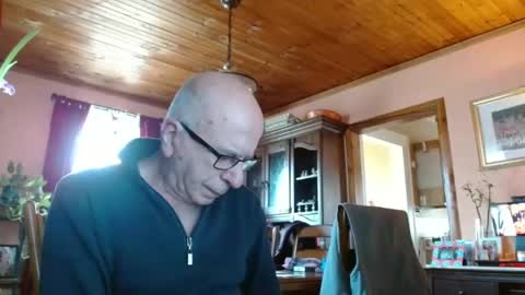 Maurice online show from 4, 2, 2025