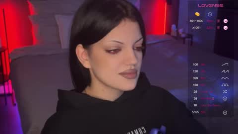 Snapshot of mavis_crystal chatting on 24, 11, 2025 Mavis online show from 24, 11, 2025