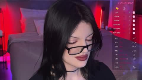 Snapshot of mavis_crystal chatting on 4, 12, 2025 Mavis online show from 4, 12, 2025