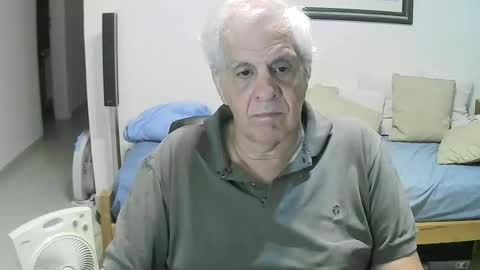 Snapshot of max_2017 chatting on 22, 12, 2025 max_2017 online show from 22, 12, 2025