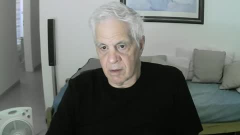 Snapshot of max_2017 chatting on 9, 1, 2026 max_2017 online show from 9, 1, 2026