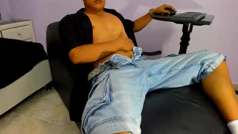 Snapshot of max_adoniss chatting on 29, 9, 2025 ig antonny x online show from 29, 9, 2025