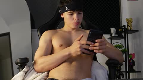 Snapshot of max_cortes1_ chatting on 27, 10, 2025 60 OFF ON MY OF ONLY FOR TODAY online show from 27, 10, 2025