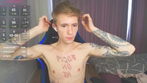 Max Gen with tats 24years  And Ethan without tats 20 years online show from 28, 1, 2025