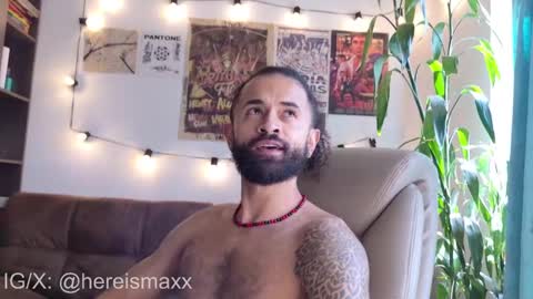 Max Follow me IGX hereismaxx online show from 19, 11, 2025