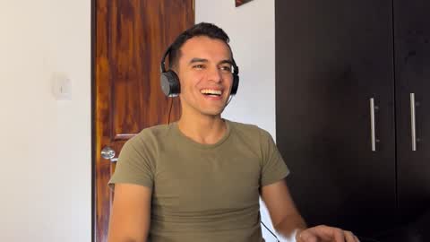 Max Lancaster online show from 4, 12, 2024