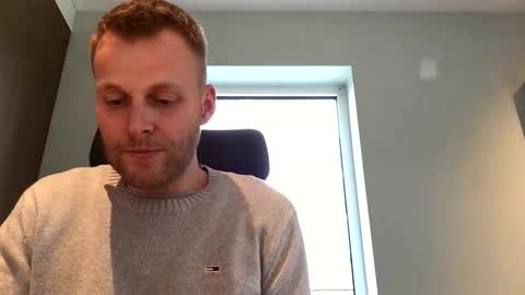 Max take off clothes online show from 18, 12, 2024