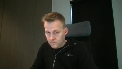 Max take off clothes online show from 24, 2, 2025