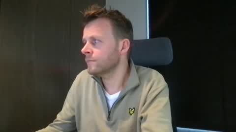 Max take off clothes online show from 13, 1, 2026