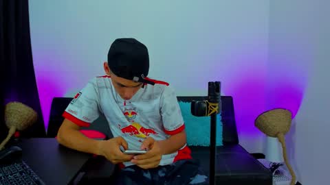 MAX     online show from 27, 10, 2025