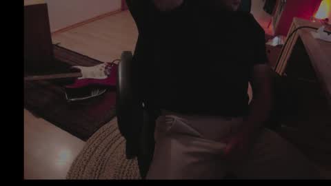 maxcamlove online show from 5, 10, 2025