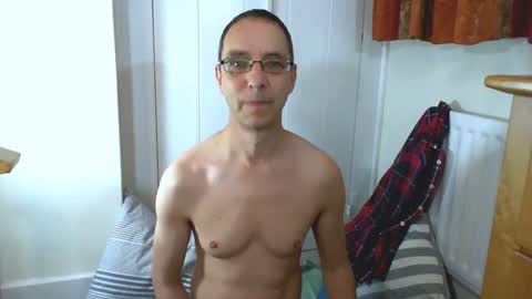 Snapshot of maxdavies chatting on 25, 6, 2026 Max Davies online show from 25, 6, 2026