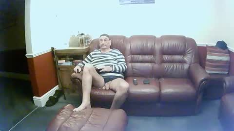 MAX online show from 15, 1, 2025