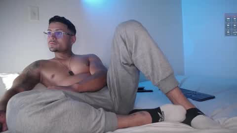 Snapshot of maxi_mux1 chatting on 11, 3, 2025 MAXI online show from 11, 3, 2025