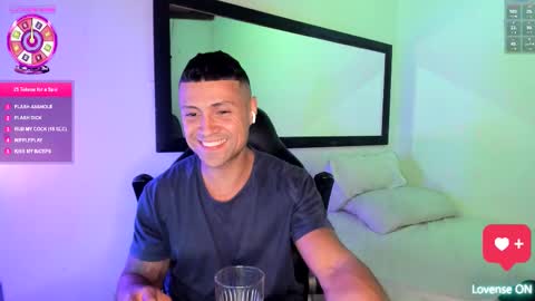 Snapshot of maxi_mux1 chatting on 18, 10, 2025 MAXI online show from 18, 10, 2025